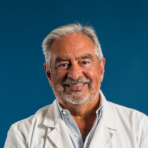 Dr. Carlos Escobar Meneses