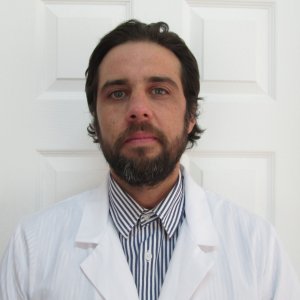 Dr. Eduardo Strube Arellano